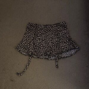 SHEIN Black and White Floral Athletic Shorts